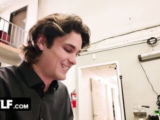 Thick MILF Richelle Ryan Breaks In A Brand Fresh Dude And Takes His Young Schlong