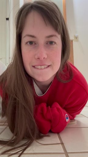 Desperate piggy gaped her asshole for dada