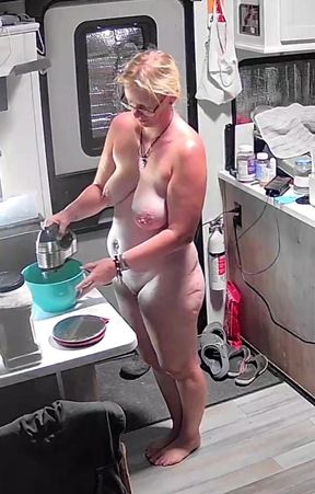 Wife caught baking nude (1st view)