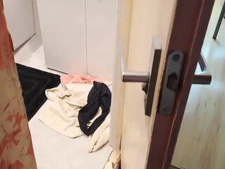 Looking for My Teen Step Sister and Stroking