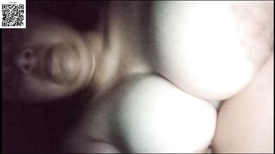 Sola en mi cuarto muy caliente