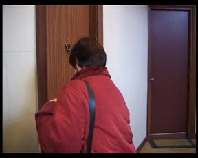 Huge mature gets off with her friend