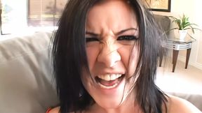 Taryn Thomas Knows How To Please A Crowd