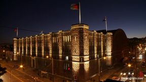 Bombshell MILF Simone Is Back for More Electrosex!