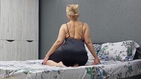 Mature Blonde Amateur Wife Enjoys Sex After Walk