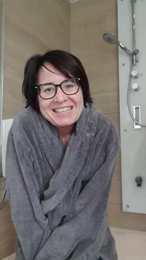 Milf taking shower wirh orgasm