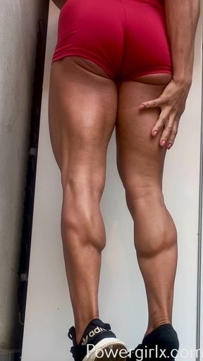 Muscular milf's tight ass explodes under flexing heat