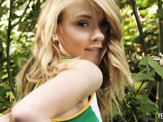 College cheerleader deepthroats and gets intensely fucked