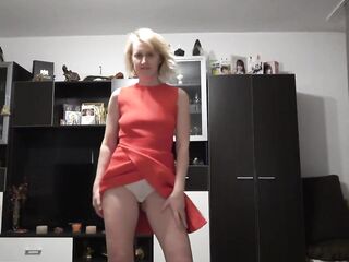 Cute wife and her 1st striptease with a decent oral pleasure !