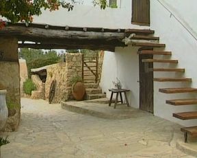 Women Are on Vacation Without Their Husbands and Blow and Fuck Around the Bet