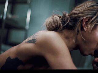 ALIEN MONSTERS SCREW SEXY BABES