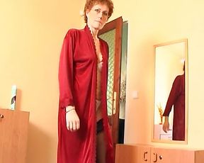 Weil Papa auf Montage, will meine Stiefmutter meinen Schwanz