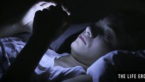 ”Naughty Sima B uses a handheld light to fuck her twat”