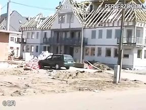 Naughty girls pissing outdoors - DVD