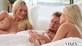 Morning sensual threesome with hot Blondes Ema Karter and Era Queen