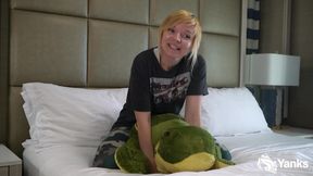 Alexa Crush, Pillow Humping Expert