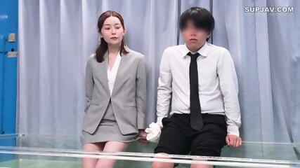 Minami Umeda Mirror Van A Boss And Subordinate Are Alone In A Mobile Mixed-Bathroom Hot Spring The Subordinates Dick Is Astoundingly Erect At Over 120% When The Wet-Haired Female Boss Seduces Him, Com