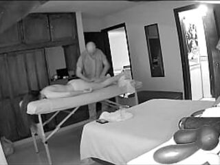 I DECIDED TO HAVE A REAL MASSAGE AT HOME AND THE MASSAGE THERAPIST WAS VERY PROFESSIONAL UNTIL I ASKED HIM TO PUT A PLUG IN MY ASS AND ENDED UP FUCKING ME NAKED